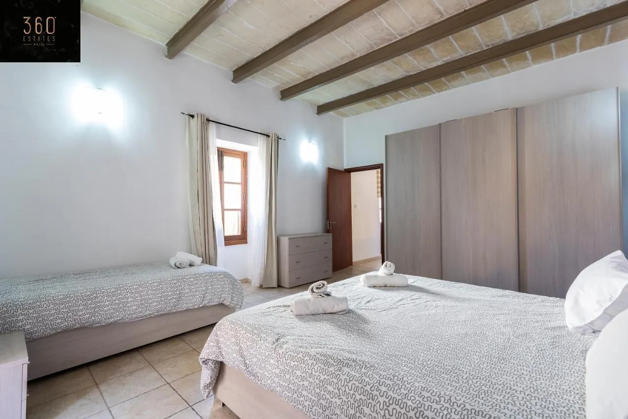 Amazing House In Sliema Central With Bbq & Parking By 360 Estates Appartement
