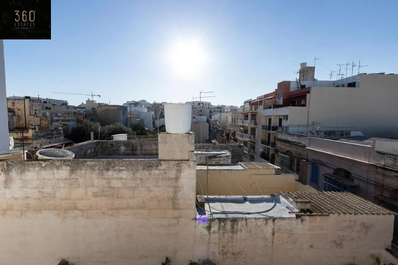 Amazing House In Sliema Central With Bbq & Parking By 360 Estates