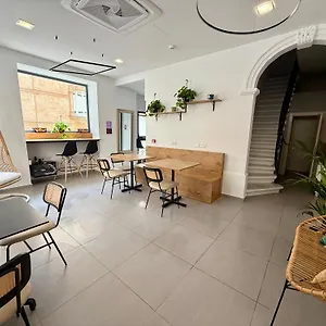  Hostel 94